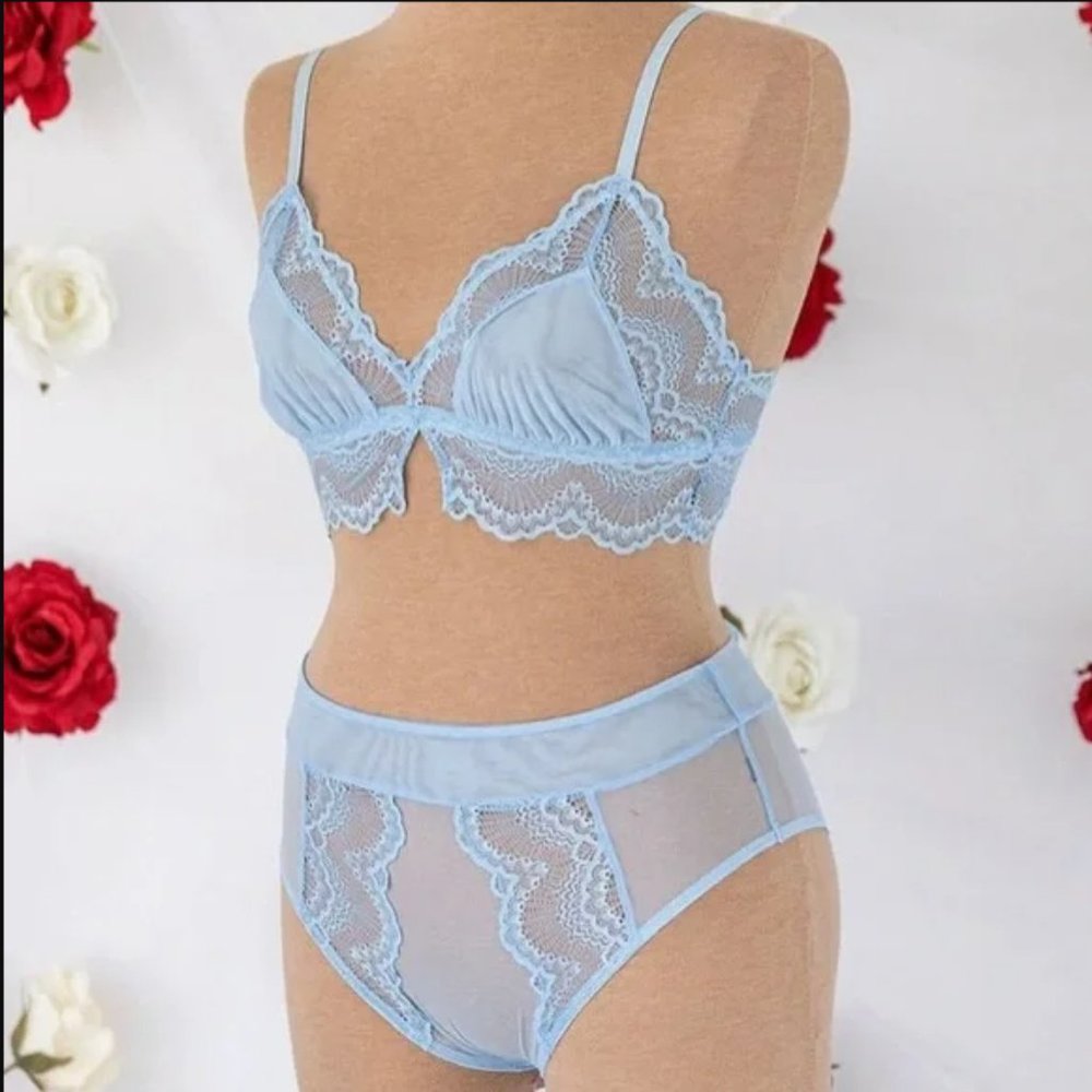 NEW Mentionables Pale/Baby Blue Mesh & Lace Lingerie Bralette NWT Size M